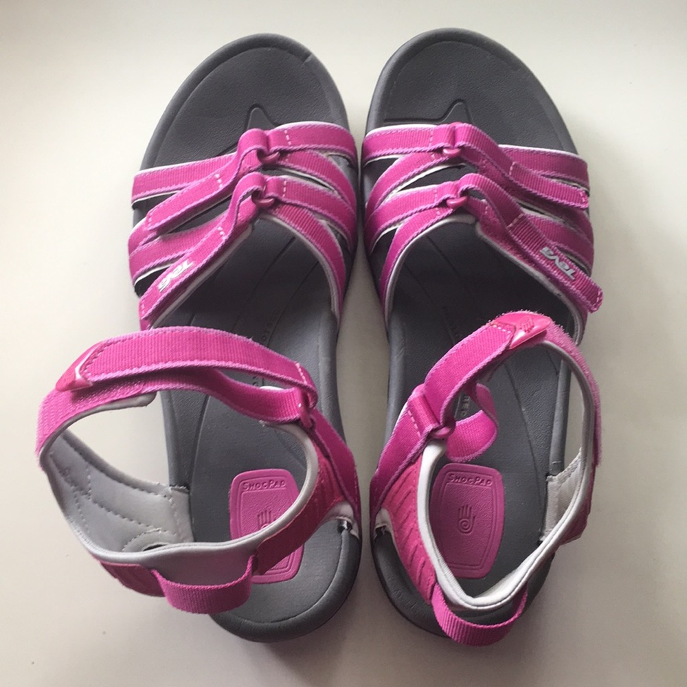 Lightly used Teva Tirra 4266 sandals in pink sz 10